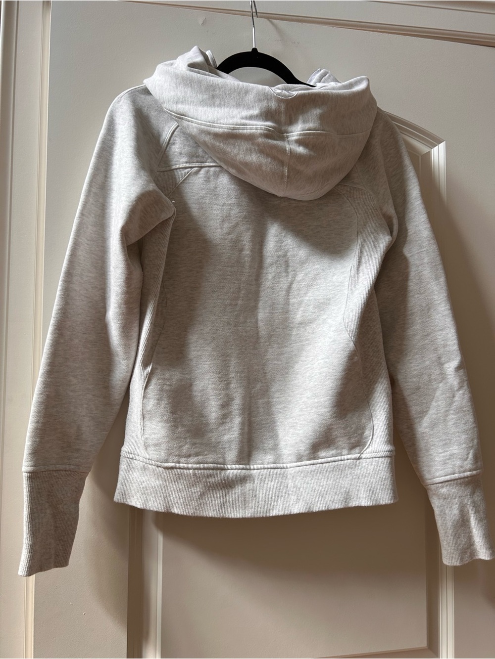Lululemon Light Grey Scuba Hoodie in Light Heathered Grey. SZ 6. Full zip. EUC - Picture 5 of 9